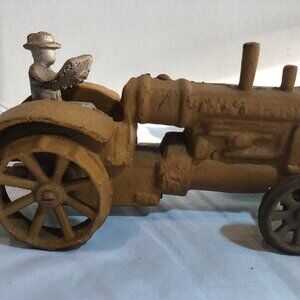 VINTAGE Cast Iron Allis Chalmers 7" Tractor w Removable Driver #UPST
